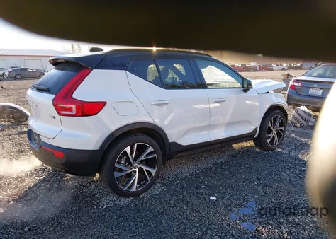 2021 Volvo Xc40 T5 R-Design из США, поврежденный, VIN YV4162UM2M2573047